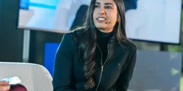 La CEO di Xbox, Asha Sharma, inquadrata in primo piano mentre parla durante un'intervista rilasciata a Fortune
