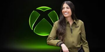 Il CEO di Xbox Asha Sharma rappresentata di fianco al nuovo logo Xbox di un verde brillante