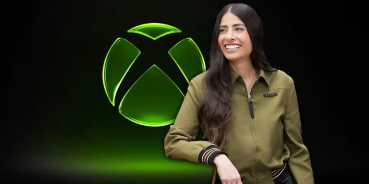 Il CEO di Xbox Asha Sharma rappresentata di fianco al nuovo logo Xbox di un verde brillante